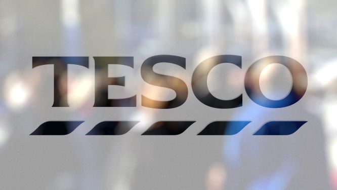 Nem tervezi boltok bezárását Magyarországon a Tesco