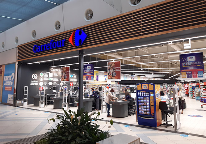 Franchise hipermarketet nyit a Carrefour