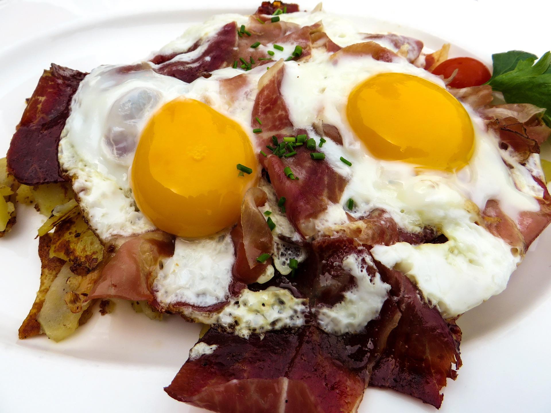 Közeleg a nemzetközi bacon-nap: néhány érdekesség a baconről