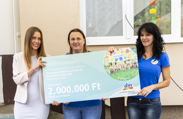 A 2 millió forint értékű játszóudvar felújítást a Nagyvenyimi Nefelejcs Óvoda és Fecskefészek Bölcsőde Napocska csoportja nyerte