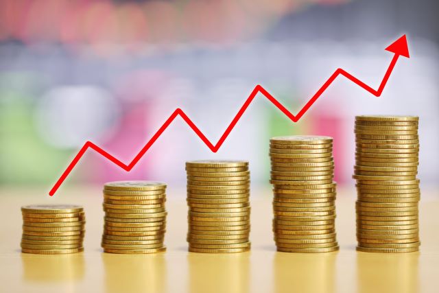 Az inflációnál magasabb ütemben nőttek a keresetek
